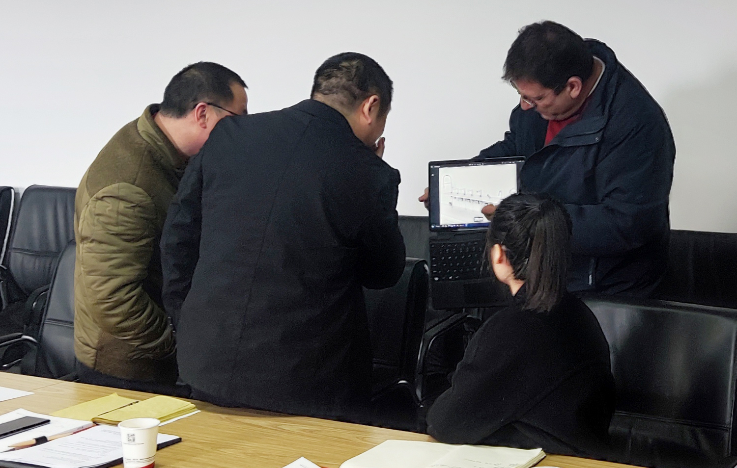 1676695487947349.jpg 2c9ae3860423d1e5aaa3b5b3bc831e6.jpg